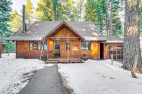 3 Mi to Skiing Retreat with Deck in Tahoe Donner! Truckee